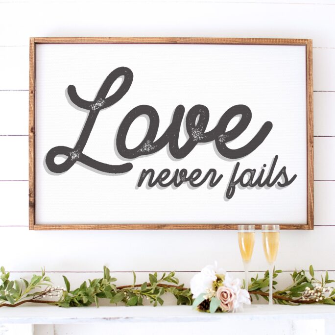 Love Never Fails, Cute Couples Wall Decor, Wedding Day Signs, Romantic Home Anniversary Gifts, Retro Vintage Signs