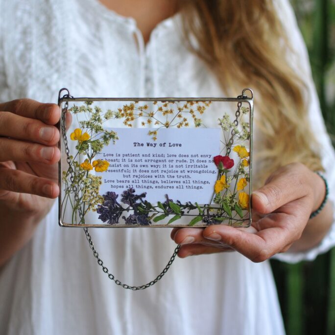 Pressed Flowers, The Way Of Love, Personalized Bible Werse, English Ft. Hebrew, 1 Corinthians 13, Bible Verse Art, Scripture Wall Decor